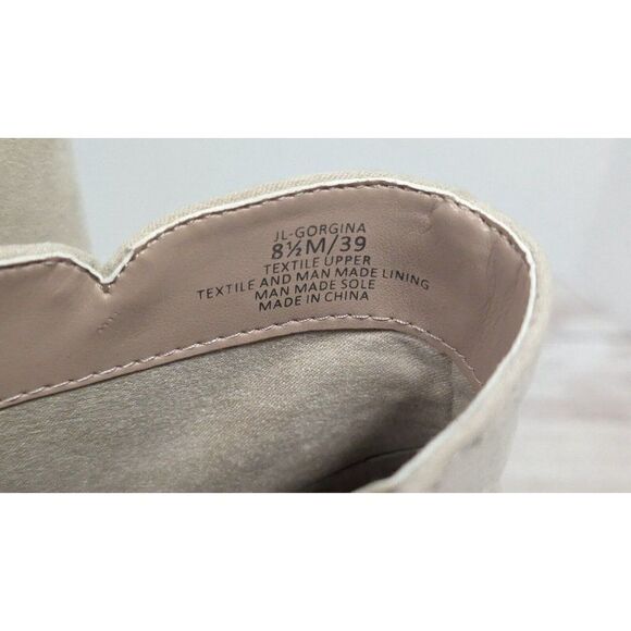 JLO Jennifer Lopez Gorgina Size 8.5M Tapioca Pointed Toe Side Zip Ankle Booties - Picture 12 of 14